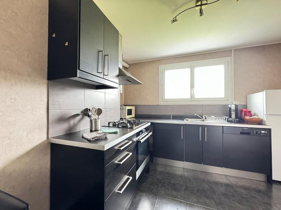 Appartement F2 Proche Axes Principaux - Claude Guichard Клермон-Феран Екстериор снимка